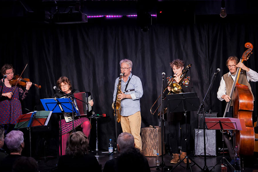 Maniya M im Heine-Club - Foto: Norbert Müller